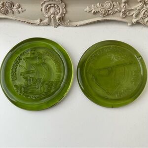 Set of 2 Vintage Jamestown Souvenir Green Blown Glass Paperweights / Coasters